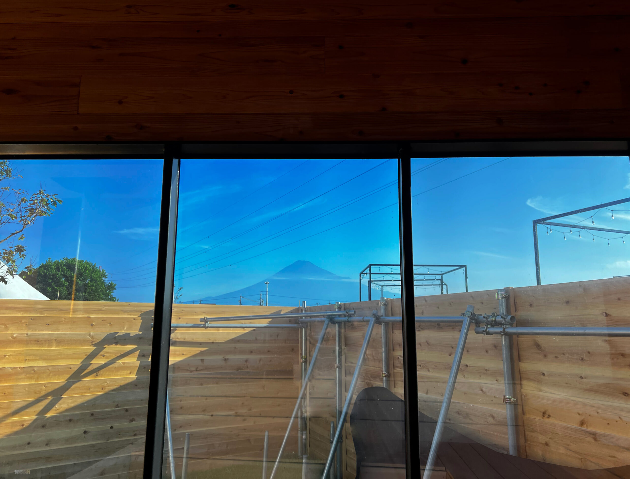 富士山を見ながら楽しめるトレーラーサウナ「savaco®」がオープン
