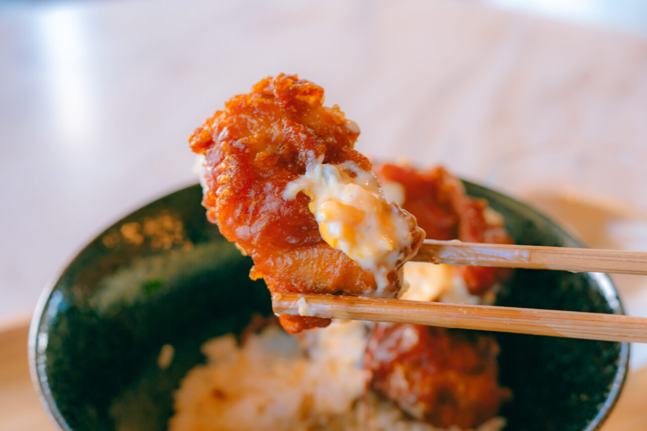 宮崎日南鶏を使ったチキン南蛮丼